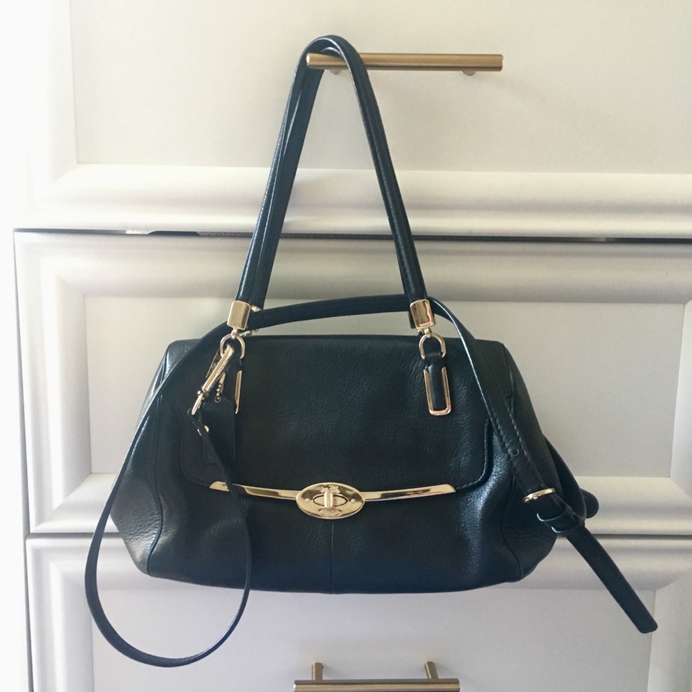 🖤 Coach leather handbag- crossbody 🖤